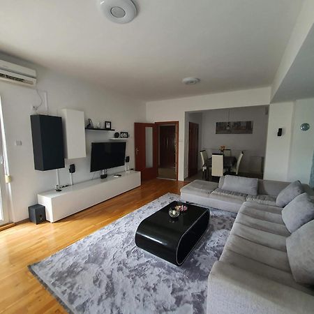 Iva Lux Stan Na Dan Apartment Banja Luka Ngoại thất bức ảnh