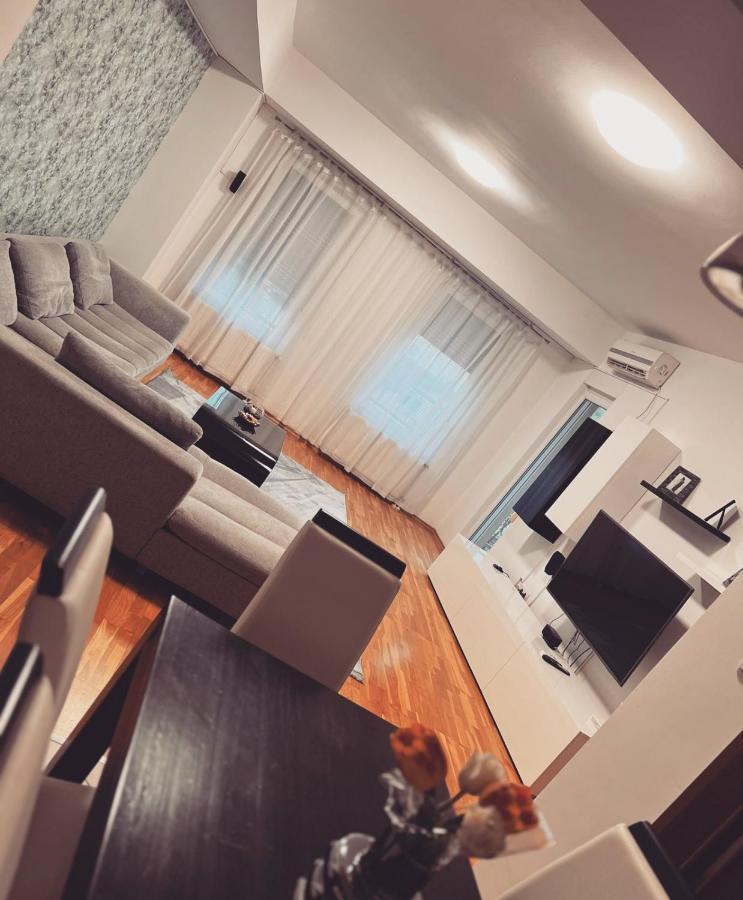 Iva Lux Stan Na Dan Apartment Banja Luka Ngoại thất bức ảnh